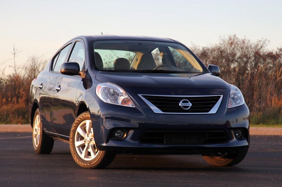  Nissan Versa 2012 года  (фото 21 из 111)